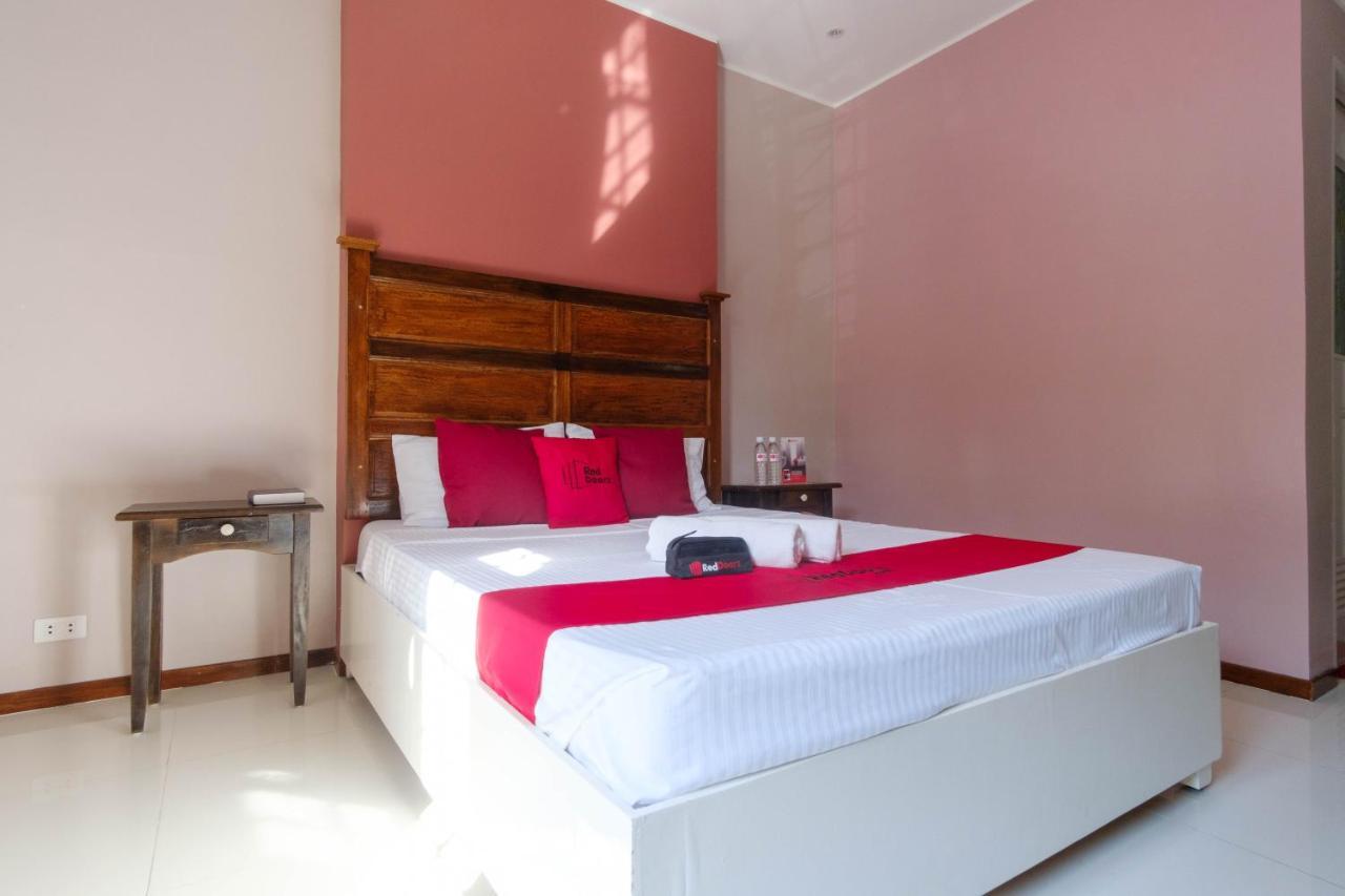 Reddoorz Plus @ West Nautical Road Puerto Galera Esterno foto