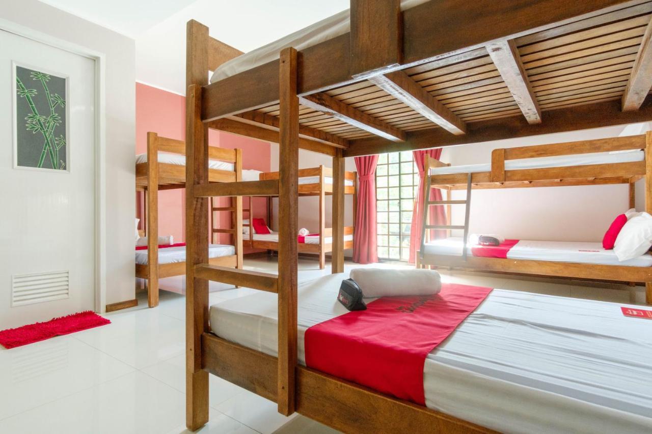 Hotel Reddoorz Plus @ West Nautical Road Puerto Galera Esterno foto